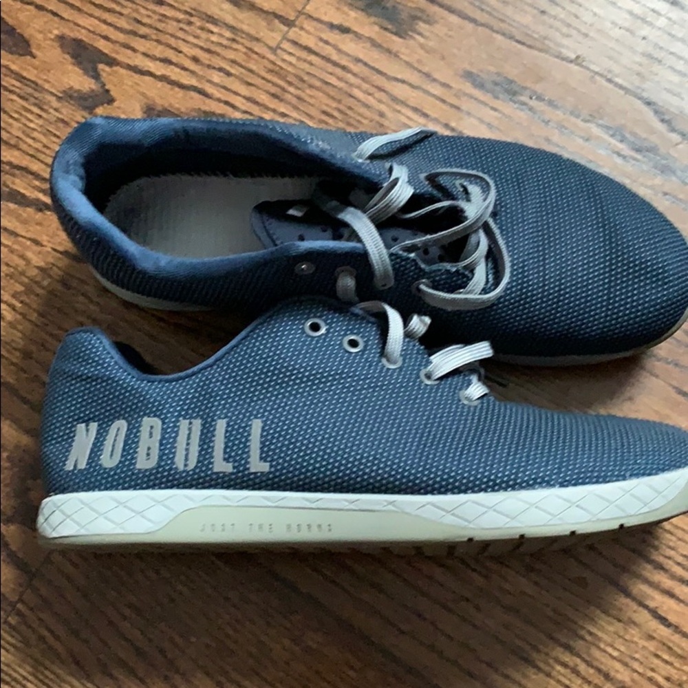 No Bull trainers size 13